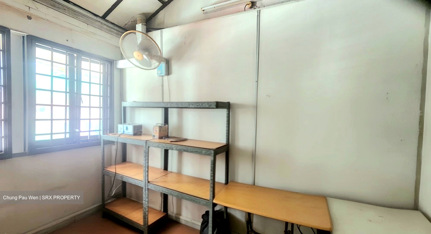 Jurong West Street 92 (D22), Shop House #548897581